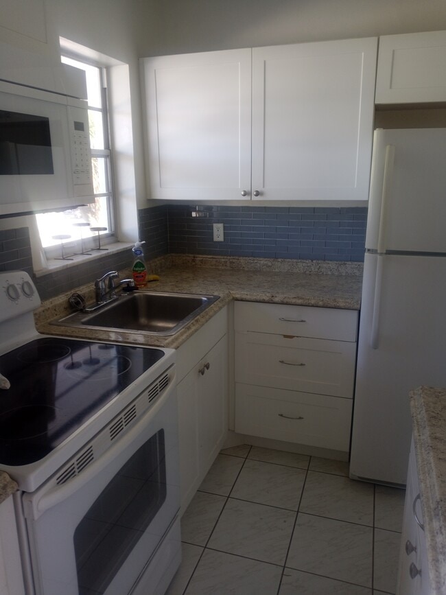 Kitchen - 2851 E Golf Blvd Unit 204