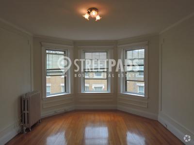 Building Photo - 1 bedroom in Malden MA 02148 Rental