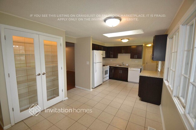 Photo - 433 Janine Ln