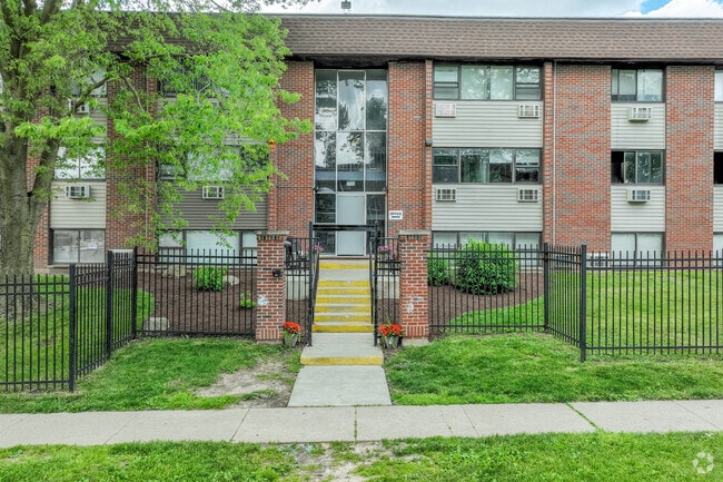 808 Ridge Drive Primary Entrance