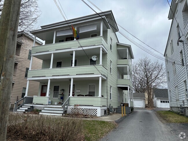 Building Photo - 88 Woodbine St Unit 2 Rental