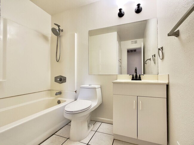 Photo - 1913 E El Parque Dr