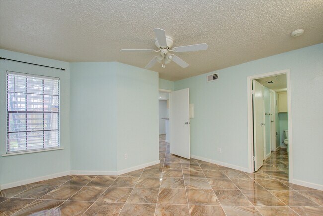 Photo - 2750 Holly Hall St Unidad 1315