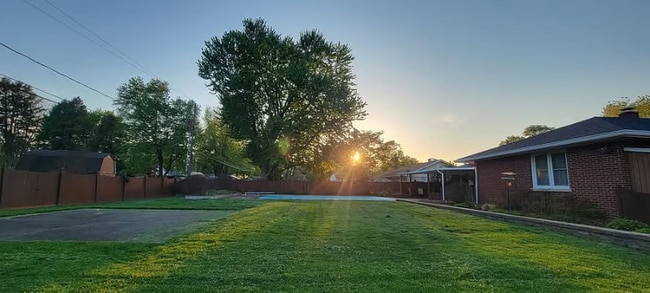 Photo - 5519 Madison Ave