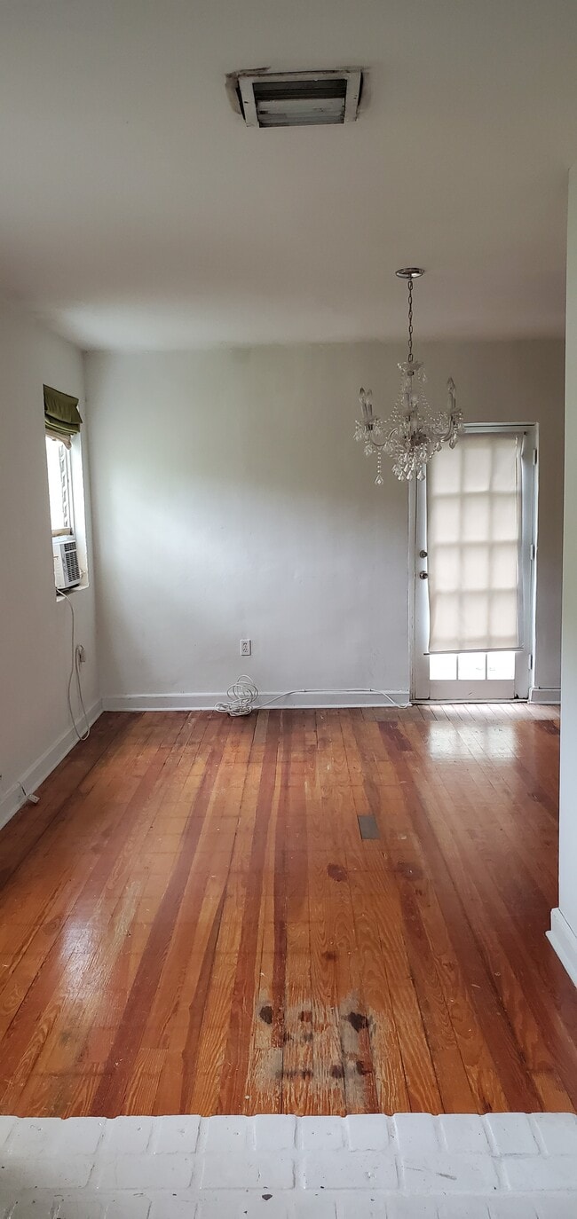 Photo - 100 NE 43rd St