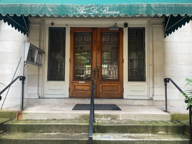 24 E Liberty