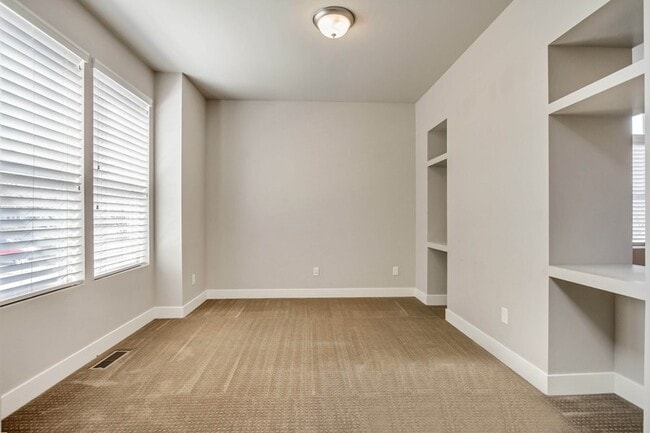 Photo - 4492 Milford Dr