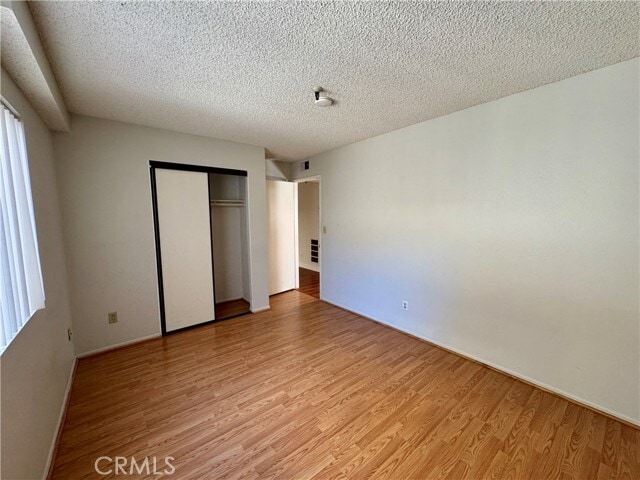 Photo - 987 E Del Mar Blvd Unidad 5