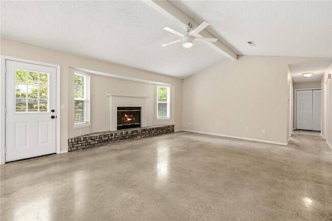 Photo - 2146 Loren Cir