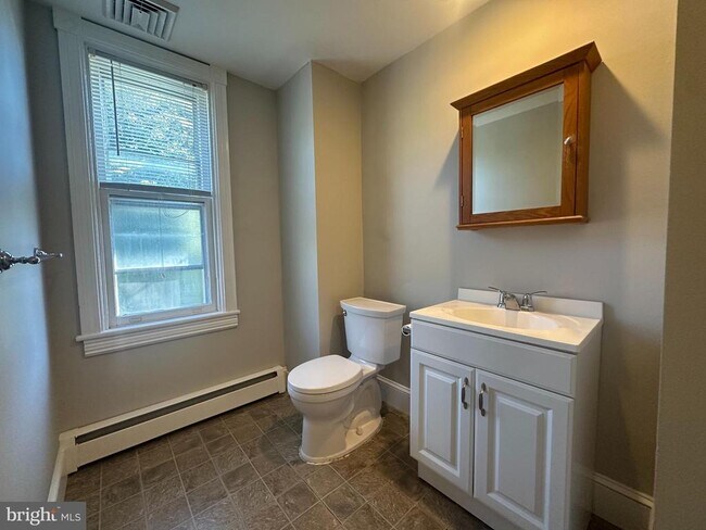 Photo - 165 S Main St Unit 2ND FLOOR