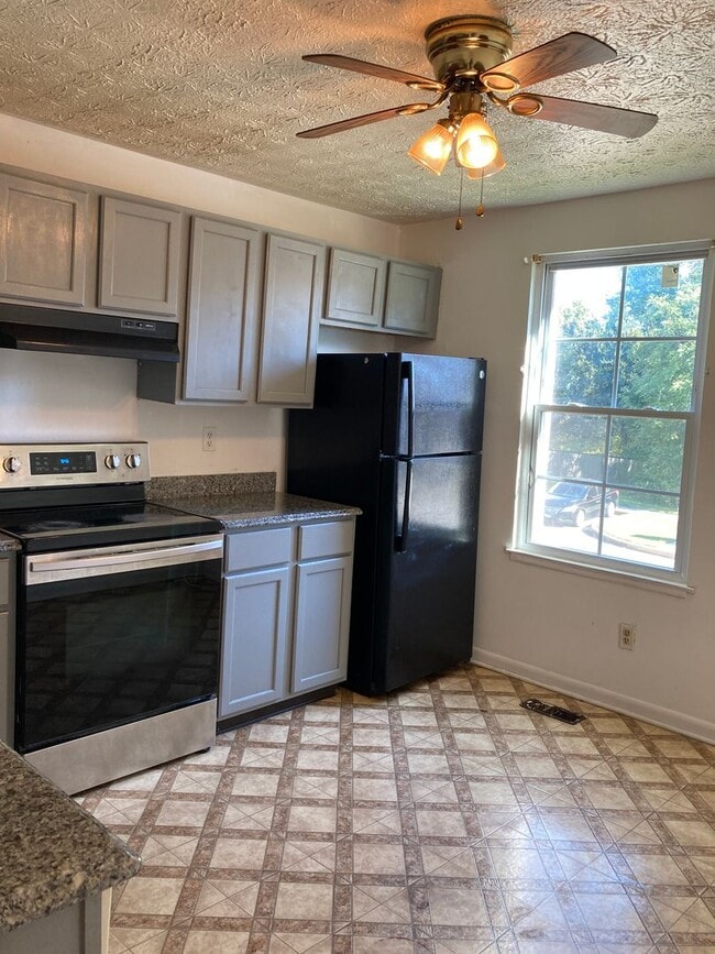 Photo - Spacious 3-bedroom, 2-bathroom townhouse available in Edgewood, MD.