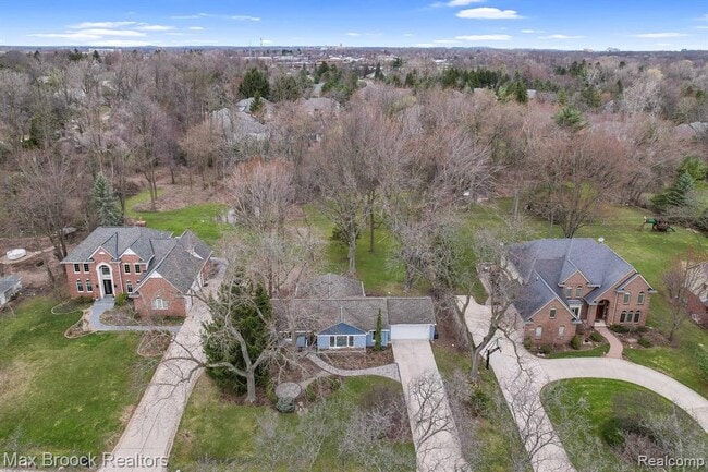2905 W Hickory Grove Rd
