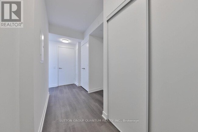 Photo - 3900 Confederation Pkwy Unit 4001