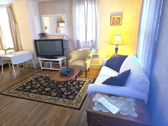 Photo - 115 S Potomac St Unit 115 1