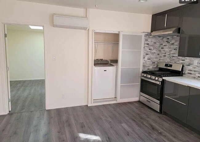 Photo - 3126 Los Olivos Ln