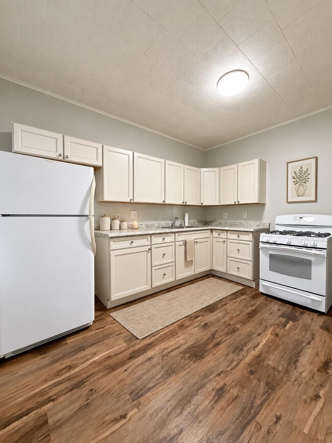 143 W 30th St Unit 2