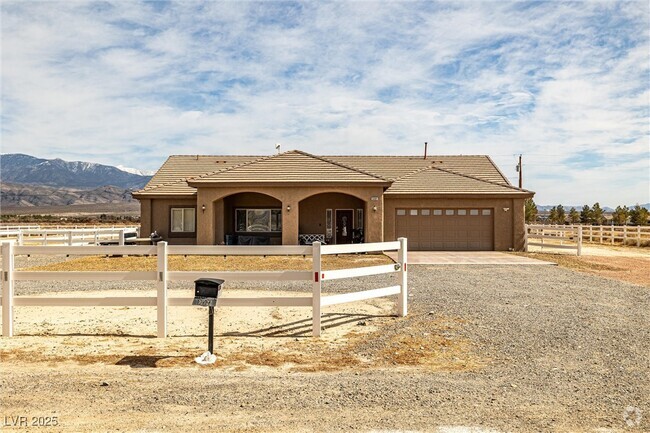 Building Photo - 5401 S Malibou Ave Rental