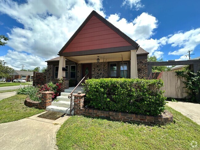 Building Photo - FOR RENT: Unique 2-Bed, 1-Bath Home on a C...