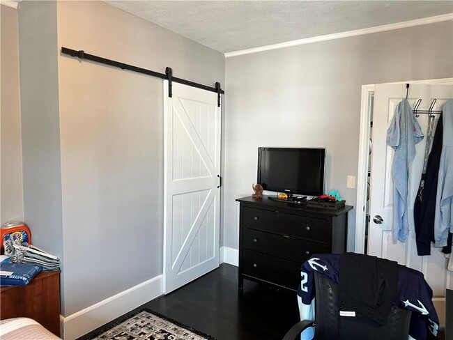 Photo - 15 Radcliffe Ave Apartment
