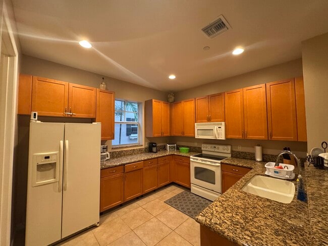 Photo - 1033 NE 17th Way