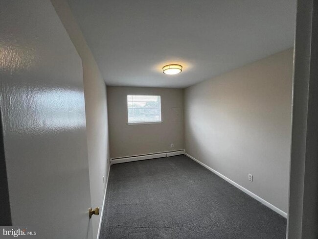 Building Photo - 50 N Fellowship Rd Unit 502