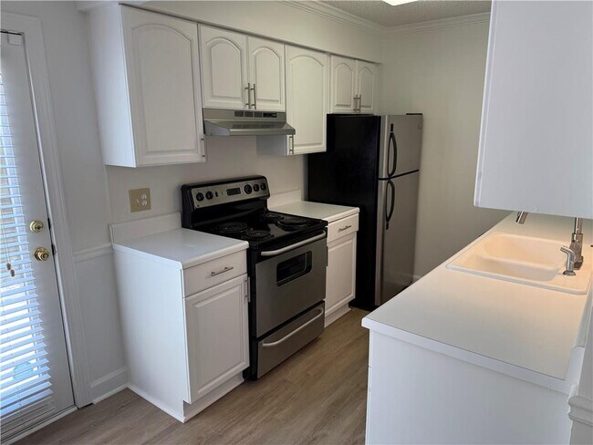 Photo - 240 Triumph Dr NW