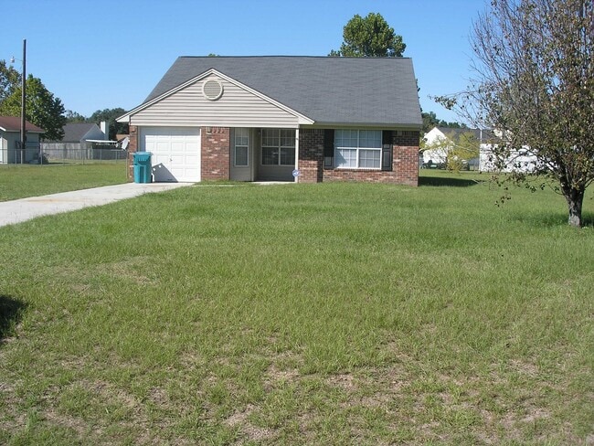 Building Photo - 107 Dogwood Cir