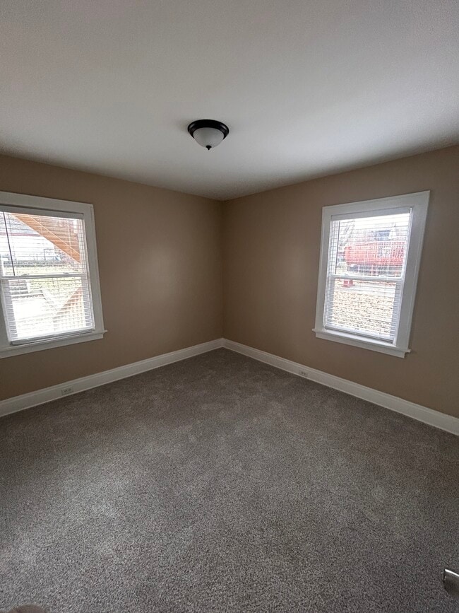 Photo - 4377 Saint Lawrence Ave Unit 1