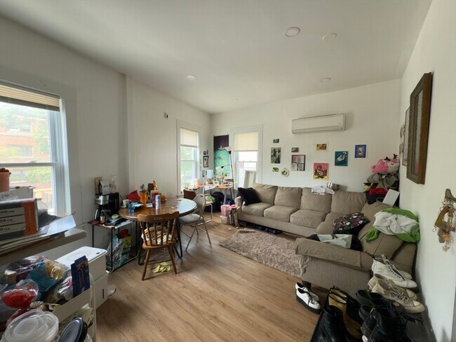 Building Photo - 112 South St Unit 2