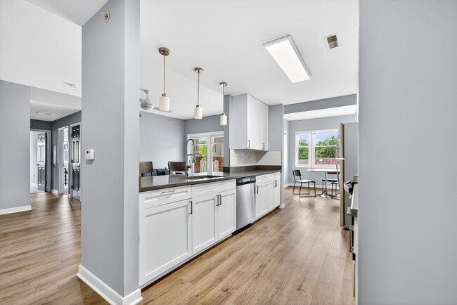 A2x2D Renovated - Wertland Square