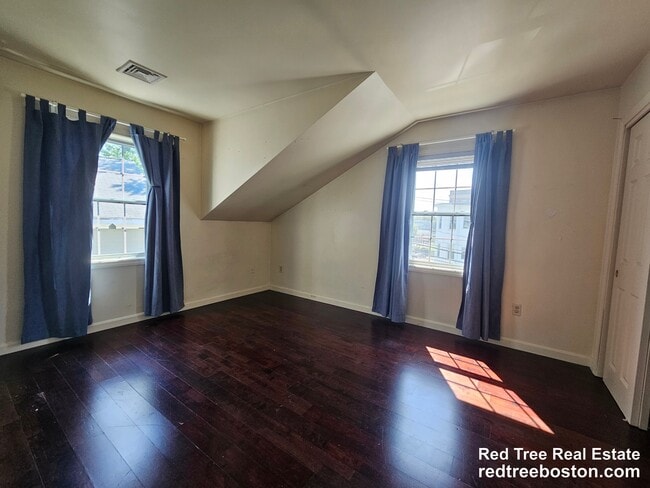Photo - 34 Raymond St