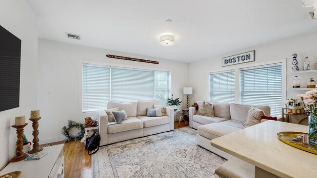 Photo - 111 W 8th St Condo Unit D