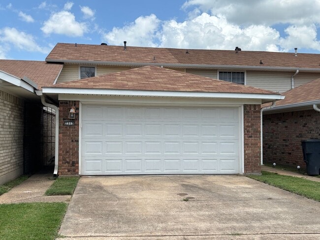 MOVE IN READY! SPACIOUS TOWNHOME IN BOSSIE... - MOVE IN READY! SPACIOUS TOWNHOME IN BOSSIE...