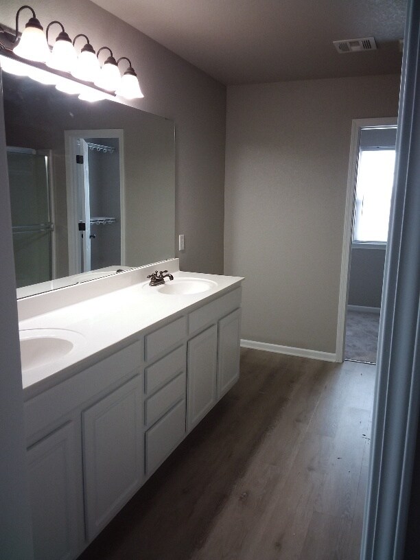 Photo - 123 Barberry Ln