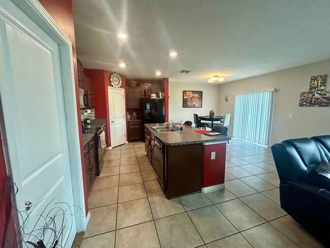 Photo - Beautiful 4-Bedroom Home for Rent in Wimauma, FL – Exceptional Value and Amenities