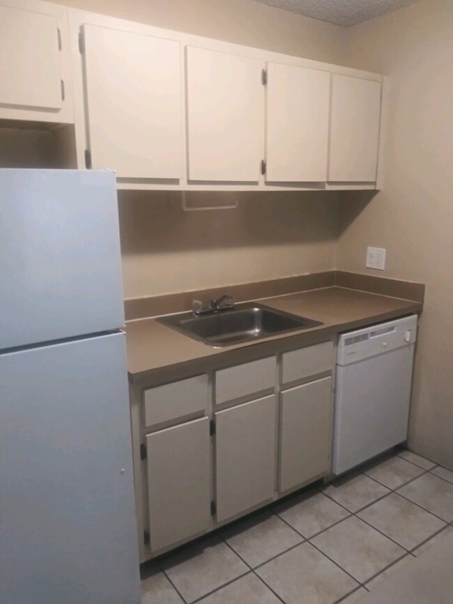kitchen - 1860 My Pl Condo