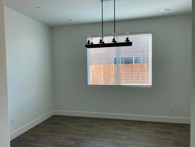 Photo - 2454 Fidalgo Wy
