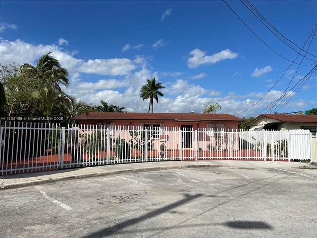 Building Photo - 3033 NW 11th Terrace Unit A Rental
