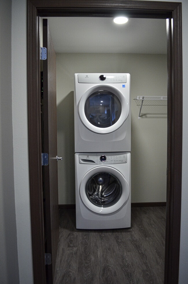 Photo - Central Lakes Apartments