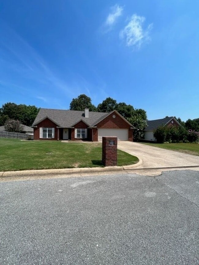 Photo - 3 Bed / 2 Bath in Hunters Ridge off of S. Culberhouse