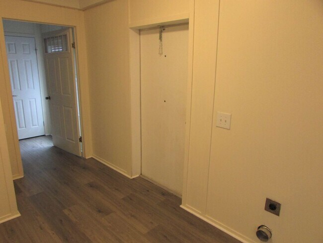 Photo - Single wide trailer on block foundation - ...