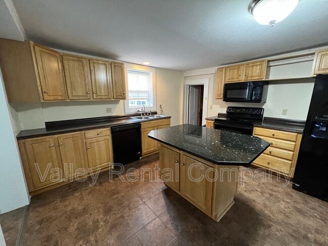 Photo - 28 School St