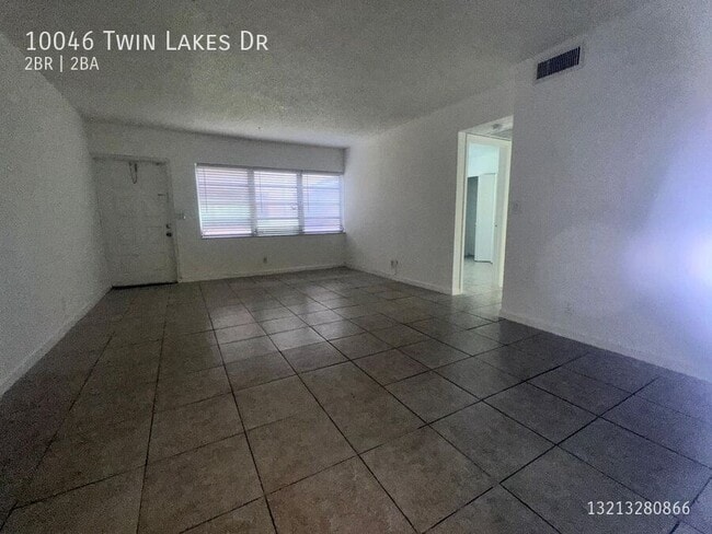 Photo - 10046 Twin Lakes Dr