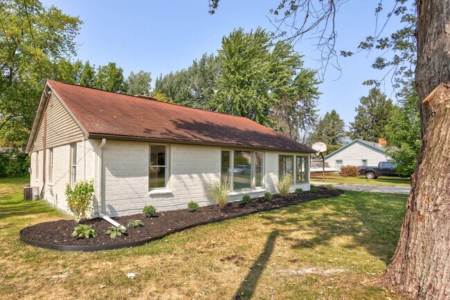 Photo - 7925 Otto St