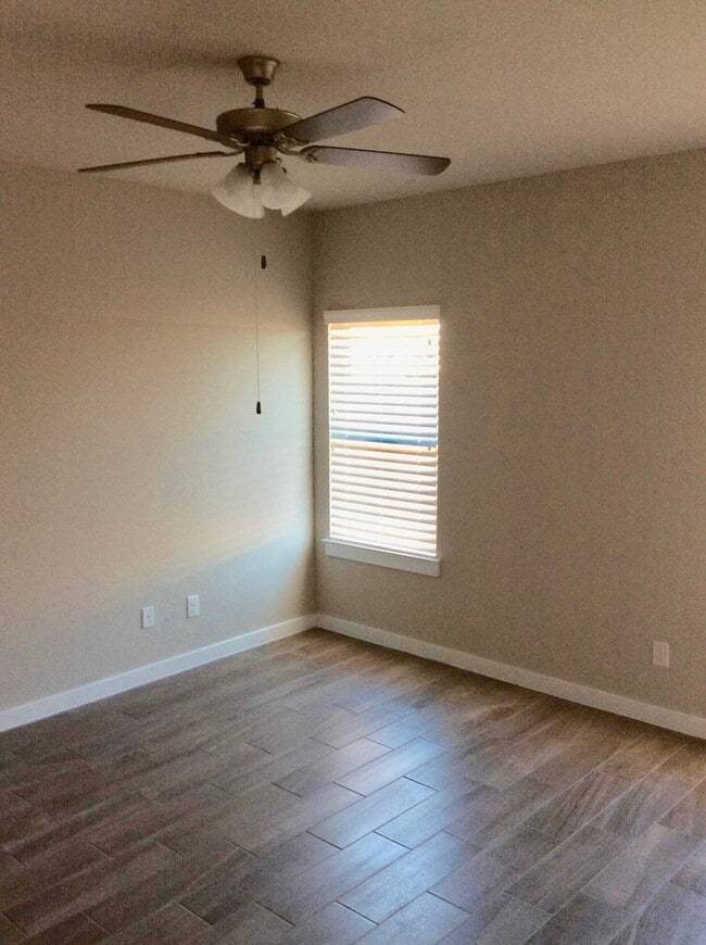 Photo - LUXURY TOWNHOME LOCATED IN PECAN PARK, BAS...