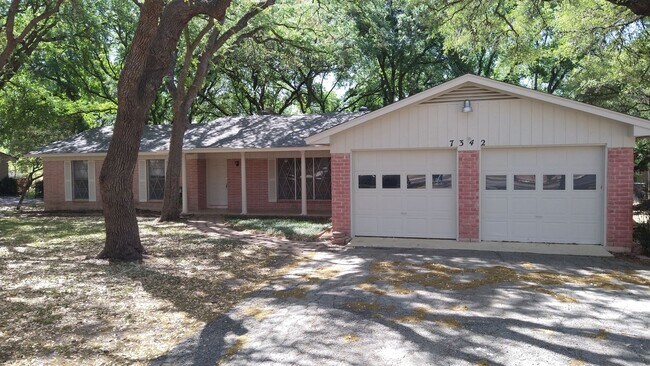 Building Photo - 7342 Shady Hollow Ln Rental