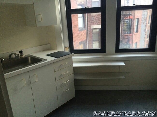 Photo - 504 Beacon St Unidad 35