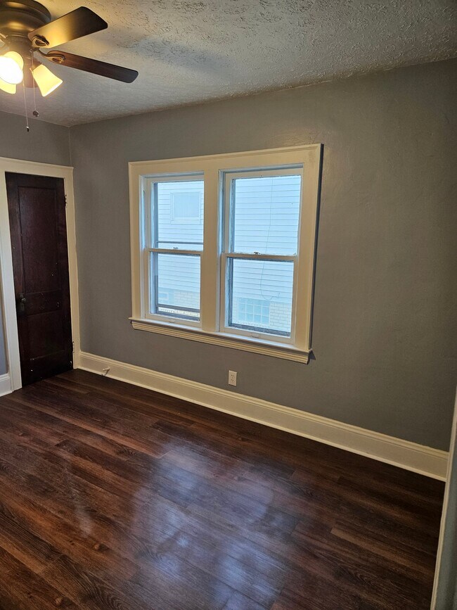 Photo - 14014 Edgewood Ave Unidad Down 14014