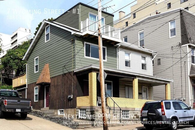 Photo - Updated 1 Bedroom 1/2 a block from Mon Inc... Unit #1