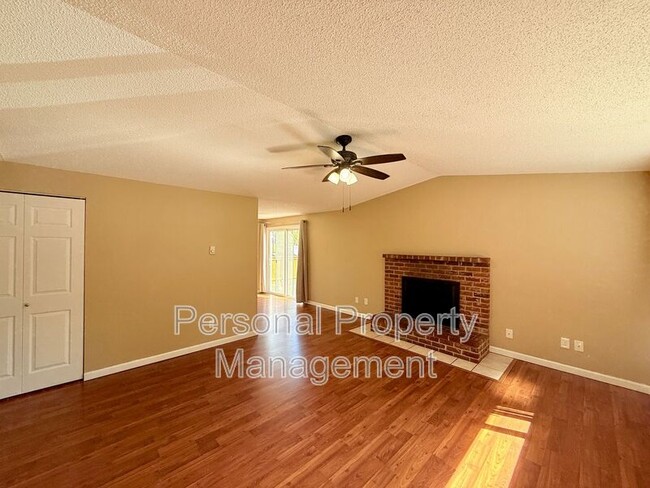 Photo - 900 Z St